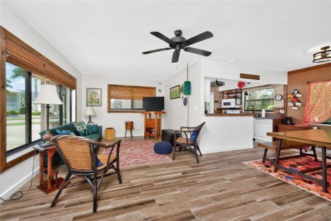 Villa ou maison à vendre à Punta Gorda, Floride: 2 chambres, 96.99 m2 № 2216470 - photo 5
