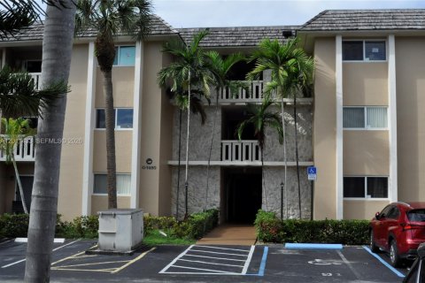 Condominio en Miami Lakes, Florida, 2 dormitorios  № 2076590