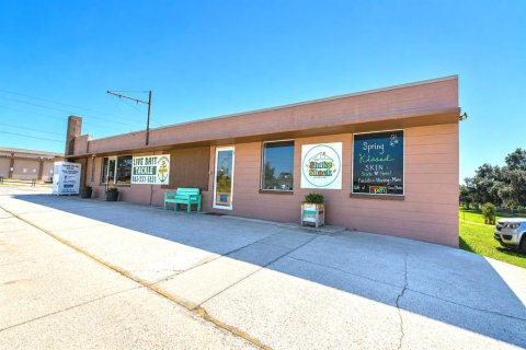 Commercial property in Frostproof, Florida 495.73 sq.m. № 2201432 - photo 22