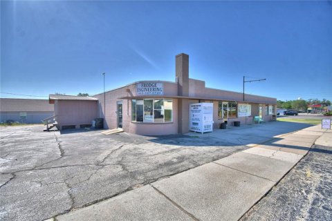 Commercial property in Frostproof, Florida 495.73 sq.m. № 2201432 - photo 2