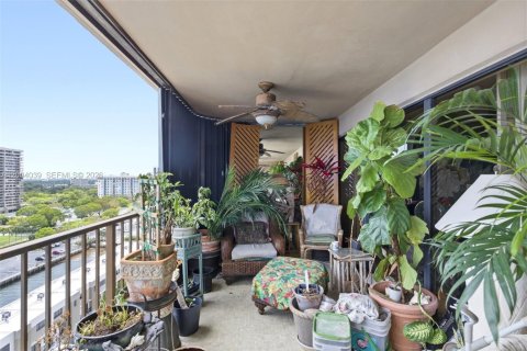 Condo in Miami, Florida, 2 bedrooms  № 2090430 - photo 15