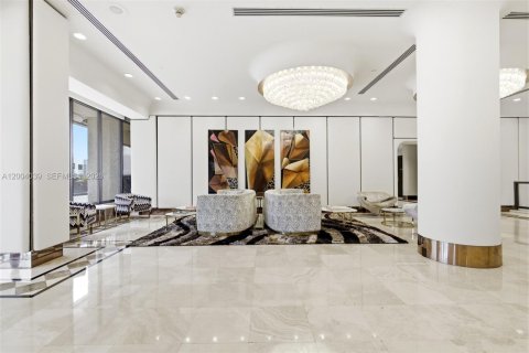 Condo in Miami, Florida, 2 bedrooms  № 2090430 - photo 6