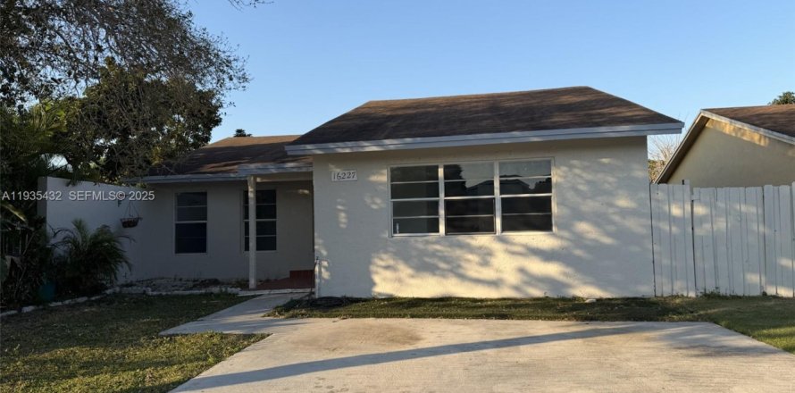 Casa en Homestead, Florida 3 dormitorios, 143.44 m2 № 1993736