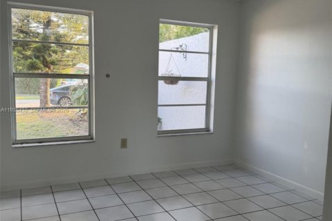 Casa en alquiler en Homestead, Florida, 3 dormitorios, 143.44 m2 № 1993736 - foto 9