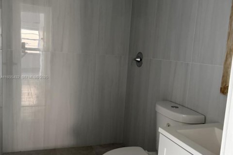 Casa en alquiler en Homestead, Florida, 3 dormitorios, 143.44 m2 № 1993736 - foto 7