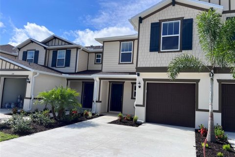 Townhouse in BAYSHORE COMMONS in North Fort Myers, Florida 3 bedrooms, 147.06 sq.m. № 2237736