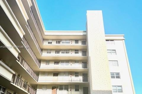 Condo à Hollywood, Floride, 2 chambres № 2181213