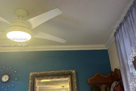 Copropriété à vendre à Hollywood, Floride: 2 chambres, 123.75 m2 № 2181213 - photo 6