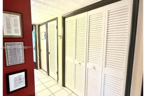 Copropriété à vendre à Hollywood, Floride: 2 chambres, 123.75 m2 № 2181213 - photo 8
