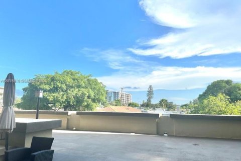 Copropriété à vendre à Hollywood, Floride: 2 chambres, 123.75 m2 № 2181213 - photo 9