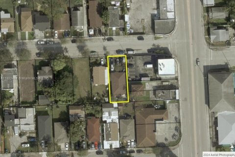 Villa ou maison à vendre à Miami, Floride: 3 chambres, 139.35 m2 № 1960786 - photo 1