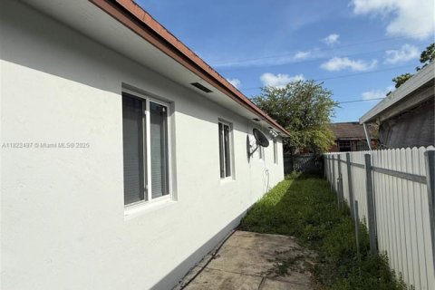 Villa ou maison à vendre à Miami, Floride: 3 chambres, 139.35 m2 № 1960786 - photo 17