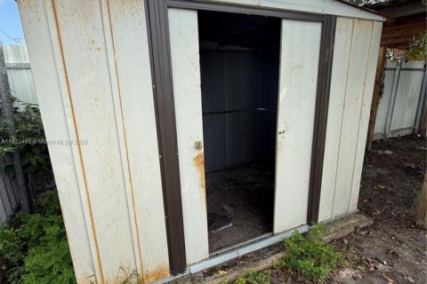 Villa ou maison à vendre à Miami, Floride: 3 chambres, 139.35 m2 № 1960786 - photo 21