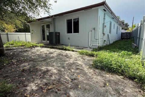 Villa ou maison à vendre à Miami, Floride: 3 chambres, 139.35 m2 № 1960786 - photo 22