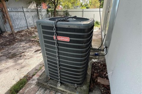 Villa ou maison à vendre à Miami, Floride: 3 chambres, 139.35 m2 № 1960786 - photo 20