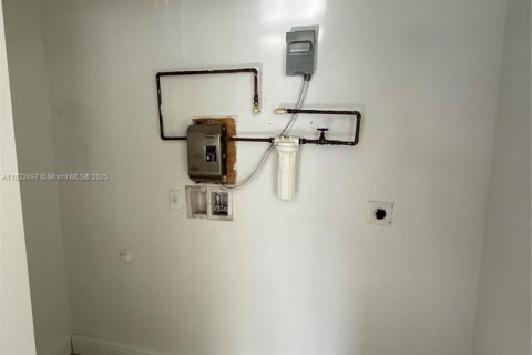 Villa ou maison à vendre à Miami, Floride: 3 chambres, 139.35 m2 № 1960786 - photo 12