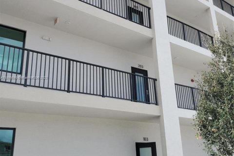 Купить кондоминиум в Дорал, Флорида 2 спальни, 104.42м2, № 1949345 - фото 8