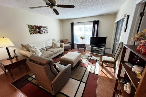 Condo in Hudson, Florida, 2 bedrooms  № 1523900 - photo 3