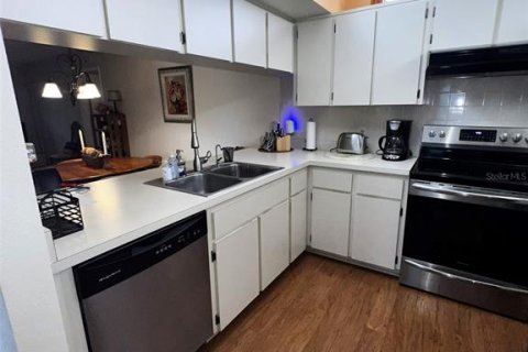 Condo in Hudson, Florida, 2 bedrooms  № 1523900 - photo 9