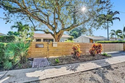 Condo in Fort Lauderdale, Florida  № 1207608 - photo 1