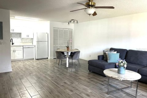 Condo in Altamonte Springs, Florida, 2 bedrooms  № 1525286 - photo 12
