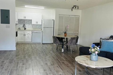 Condo in Altamonte Springs, Florida, 2 bedrooms  № 1525286 - photo 14