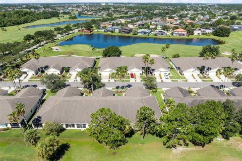 Villa ou maison à vendre à Kissimmee, Floride: 2 chambres, 129.78 m2 № 2236046 - photo 27