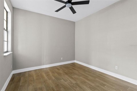 Villa ou maison à vendre à Kissimmee, Floride: 2 chambres, 129.78 m2 № 2236046 - photo 12