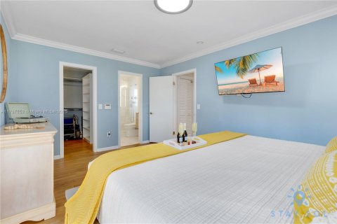 House in Hollywood, Florida 3 bedrooms, 101.45 sq.m. № 1672580 - photo 26