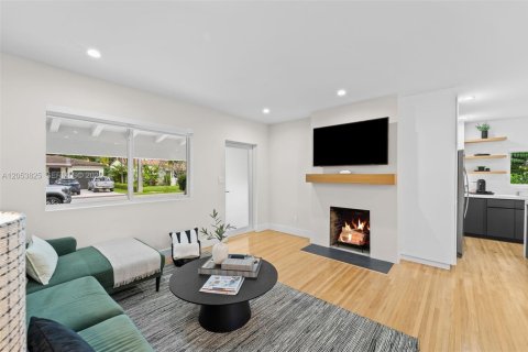 Casa en venta en Coral Gables, Florida, 2 dormitorios, 98.94 m2 № 2179745 - foto 4