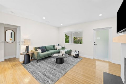 Casa en venta en Coral Gables, Florida, 2 dormitorios, 98.94 m2 № 2179745 - foto 6