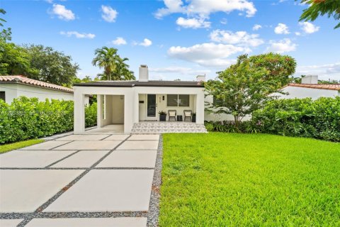 Casa en venta en Coral Gables, Florida, 2 dormitorios, 98.94 m2 № 2179745 - foto 2
