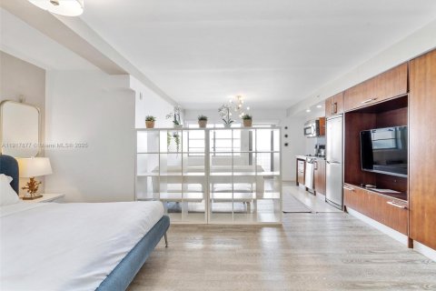 Condo in Miami Beach, Florida № 2189458 - photo 20