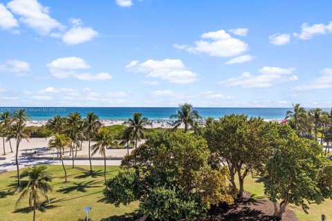 Condo in Miami Beach, Florida № 2189458 - photo 10