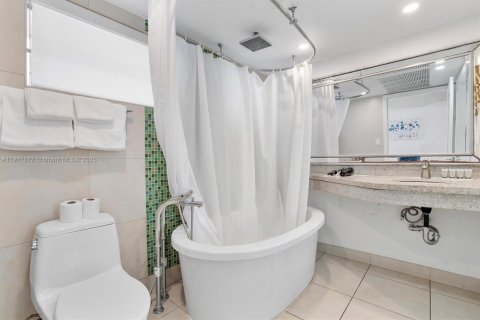 Condo in Miami Beach, Florida № 2189458 - photo 18