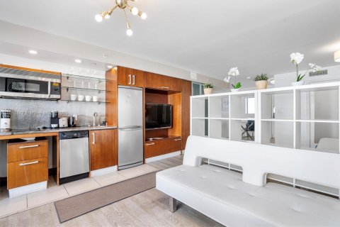 Condo in Miami Beach, Florida № 2189458 - photo 7