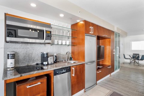 Condo in Miami Beach, Florida № 2189458 - photo 28
