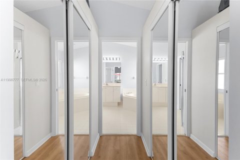 House in Pembroke Pines, Florida 3 bedrooms, 153.47 sq.m. № 2068926 - photo 21