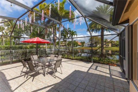 House in Pembroke Pines, Florida 3 bedrooms, 153.47 sq.m. № 2068926 - photo 28