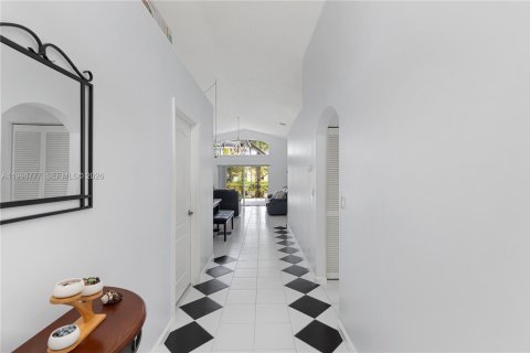 House in Pembroke Pines, Florida 3 bedrooms, 153.47 sq.m. № 2068926 - photo 7