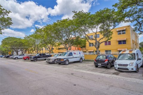 Copropriété à vendre à North Miami Beach, Floride: 1 chambre, 63.17 m2 № 1971201 - photo 8