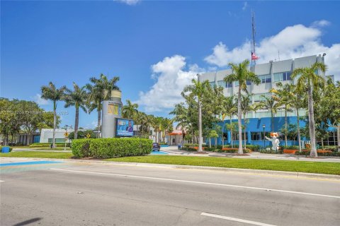 Copropriété à vendre à North Miami Beach, Floride: 1 chambre, 63.17 m2 № 1971201 - photo 28