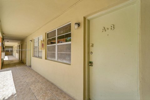 Copropriété à vendre à North Miami Beach, Floride: 1 chambre, 63.17 m2 № 1971201 - photo 9