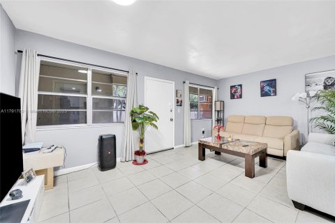 Copropriété à vendre à North Miami Beach, Floride: 1 chambre, 63.17 m2 № 1971201 - photo 11