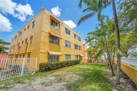 Copropriété à vendre à North Miami Beach, Floride: 1 chambre, 63.17 m2 № 1971201 - photo 26