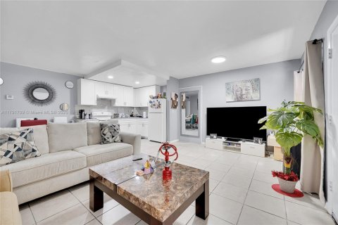 Copropriété à vendre à North Miami Beach, Floride: 1 chambre, 63.17 m2 № 1971201 - photo 13