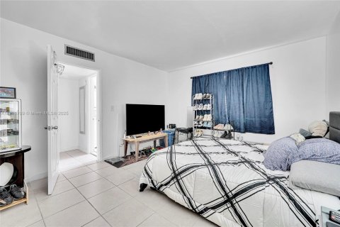 Copropriété à vendre à North Miami Beach, Floride: 1 chambre, 63.17 m2 № 1971201 - photo 19