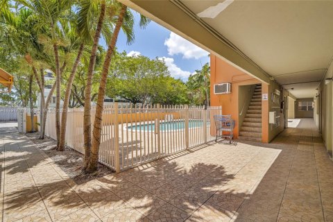 Copropriété à vendre à North Miami Beach, Floride: 1 chambre, 63.17 m2 № 1971201 - photo 20