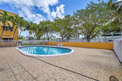 Copropriété à vendre à North Miami Beach, Floride: 1 chambre, 63.17 m2 № 1971201 - photo 23