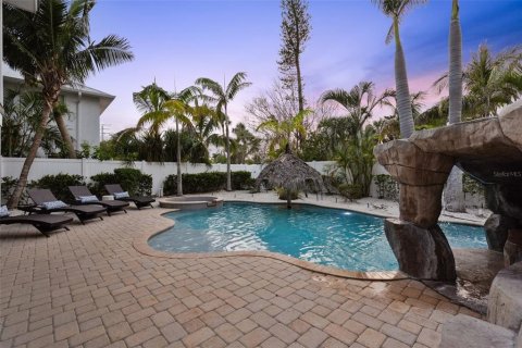 House in Holmes Beach, Florida 4 bedrooms, 274.43 sq.m. № 1791235 - photo 22